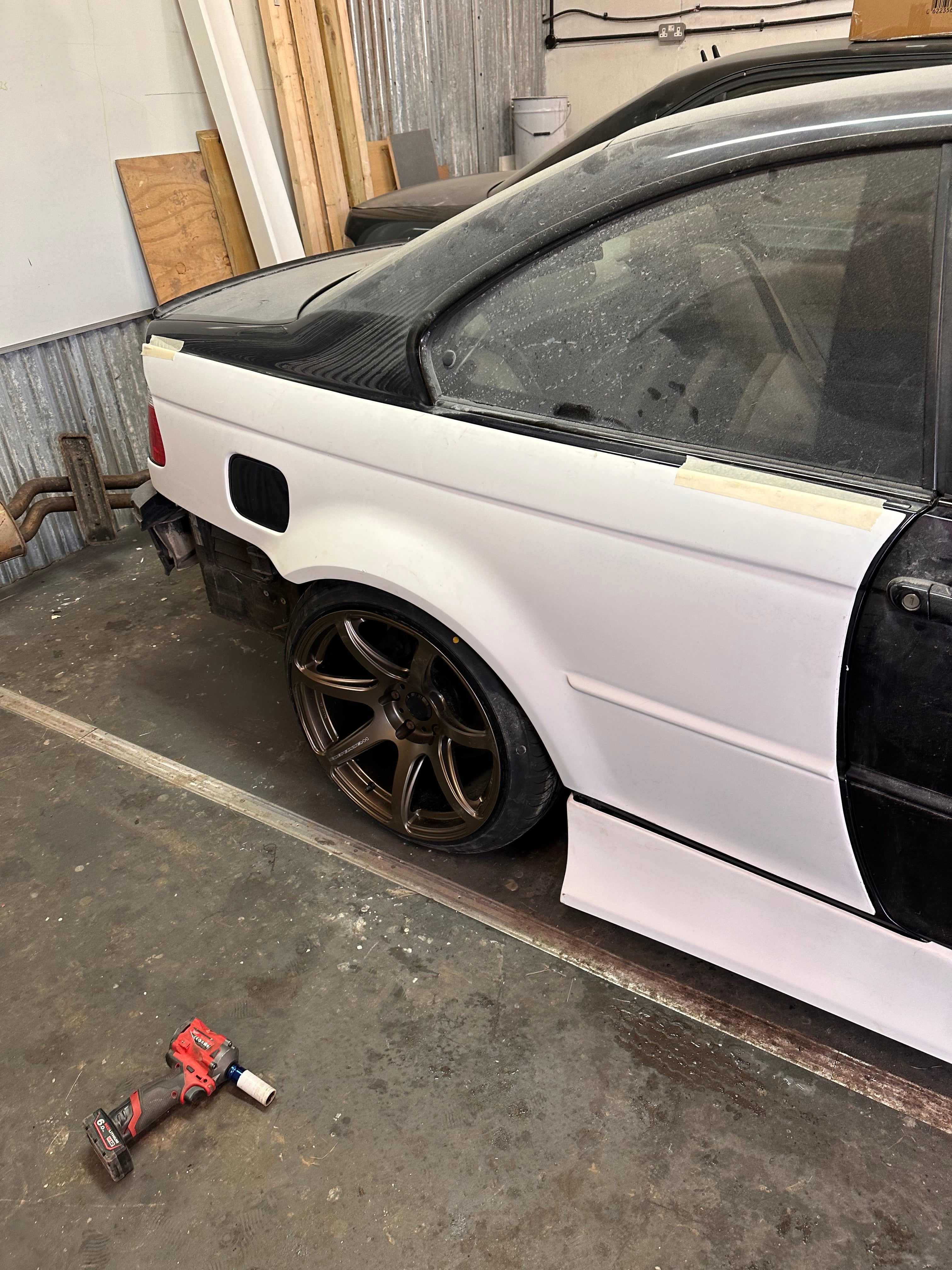 BMW E46 Coupe/Vert Rear Overfenders