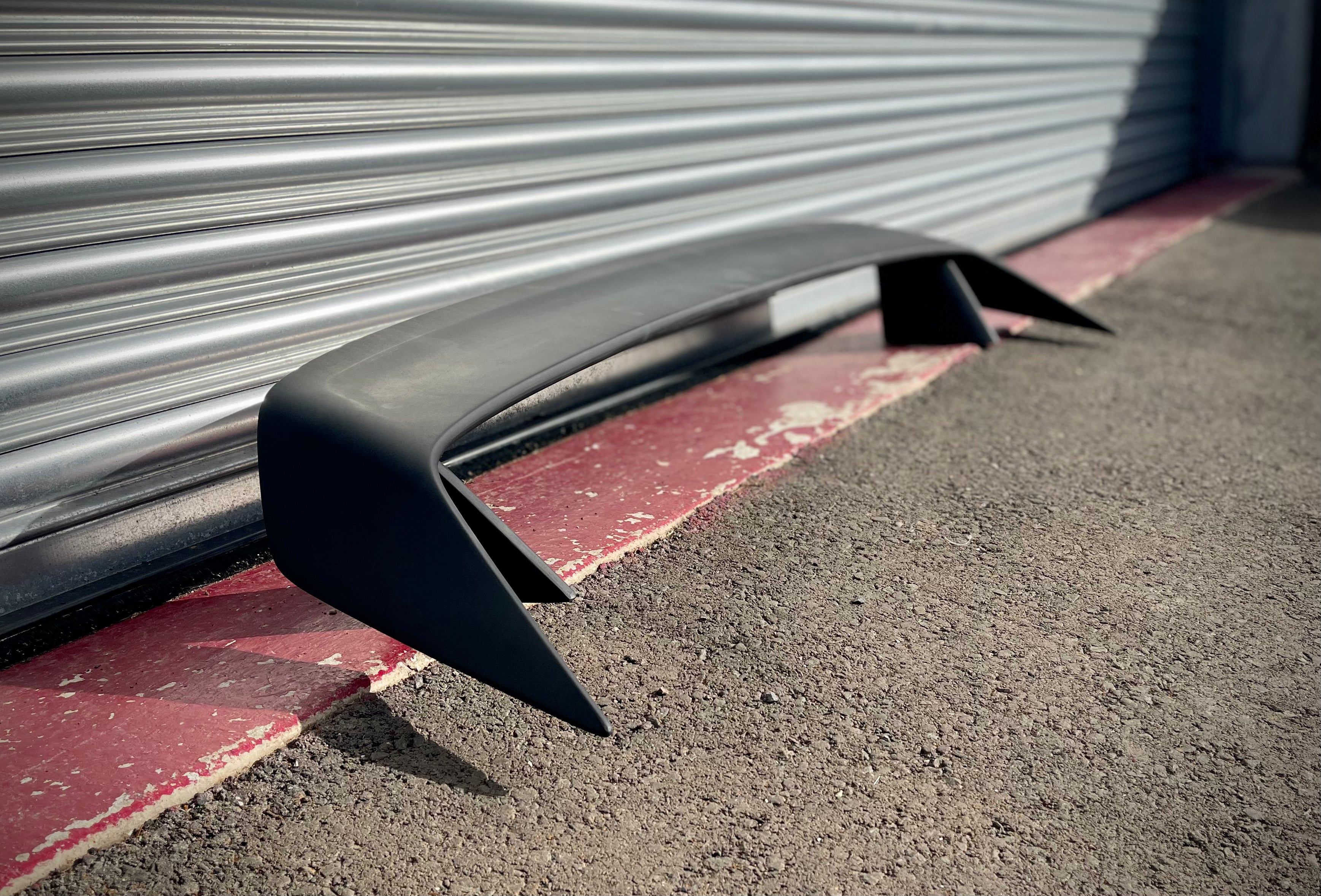 HM SPORTS - Aero style spoiler