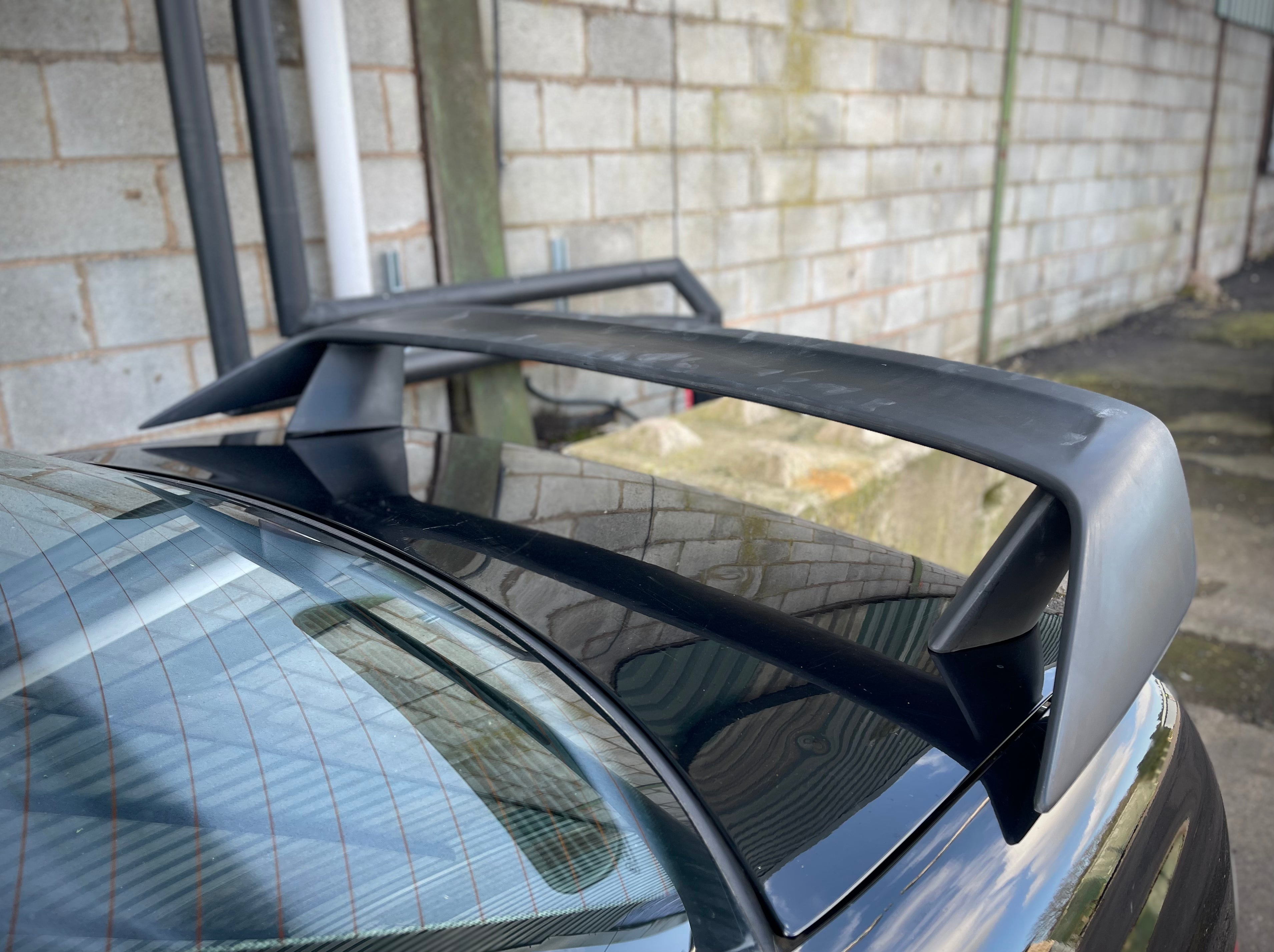 HM SPORTS - Aero style spoiler
